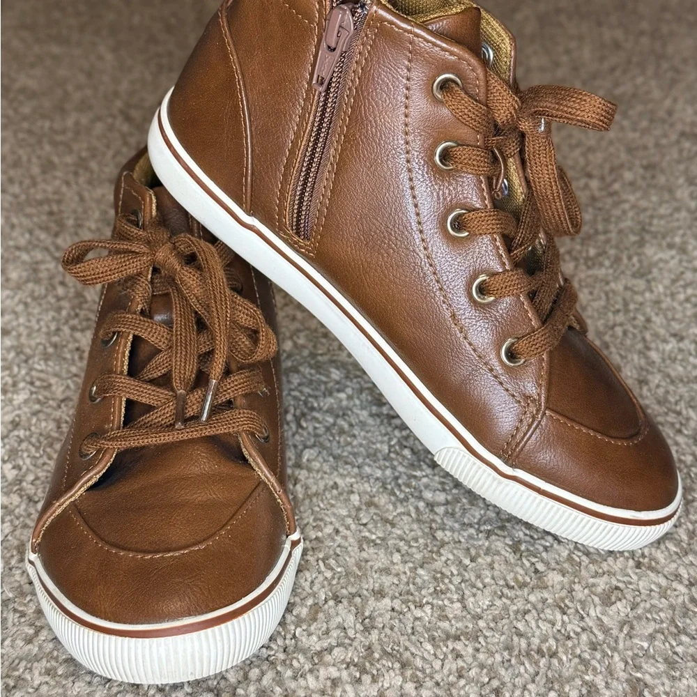 Cat & Jack stylish brown